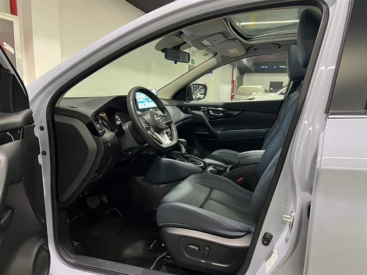 Фото 9 - Nissan Qashqai