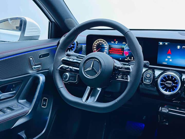 Фото 5 - Mercedes-Benz A-Class