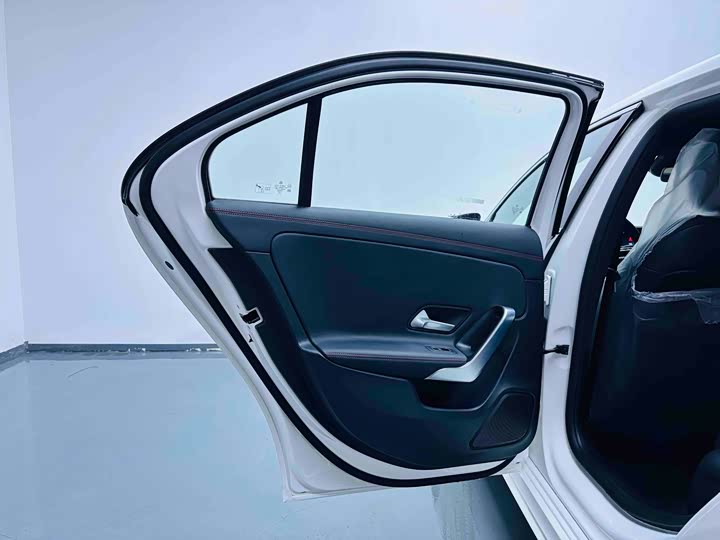 Фото 8 - Mercedes-Benz A-Class