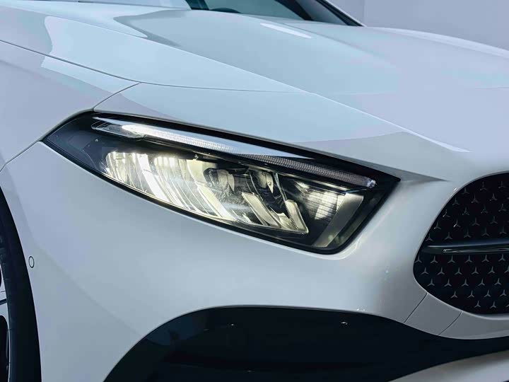 Фото 9 - Mercedes-Benz A-Class