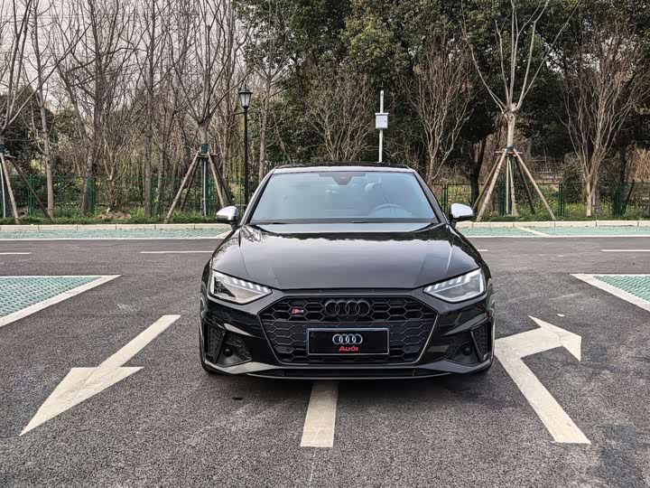 Фото 2 - Audi S4