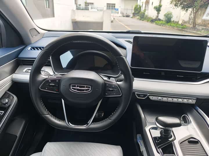 Фото 8 - Geely Preface