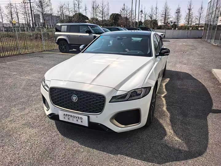 Фото 1 - Jaguar XF L