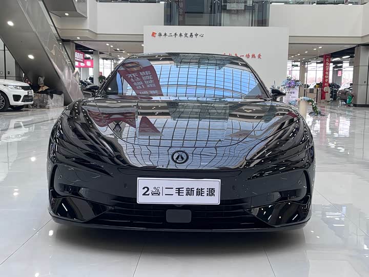 Photo 2 - Denza Z9GT