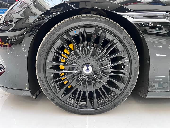 Photo 5 - Denza Z9GT