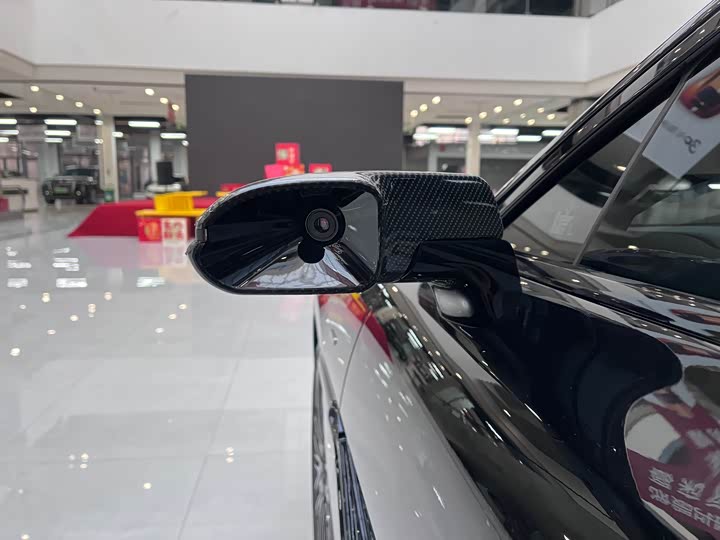 Photo 6 - Denza Z9GT