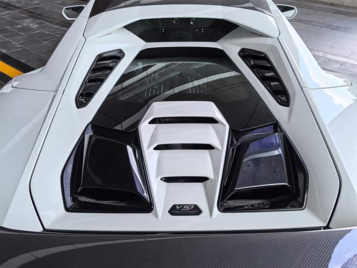 Photo 5 - Lamborghini Huracán