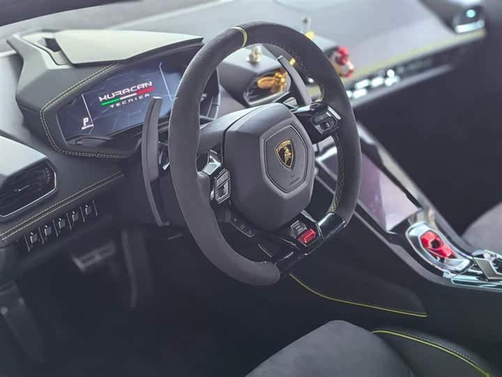 Photo 8 - Lamborghini Huracán