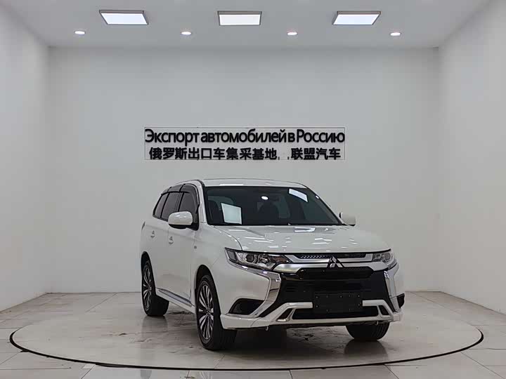 Фото 3 - Mitsubishi Outlander
