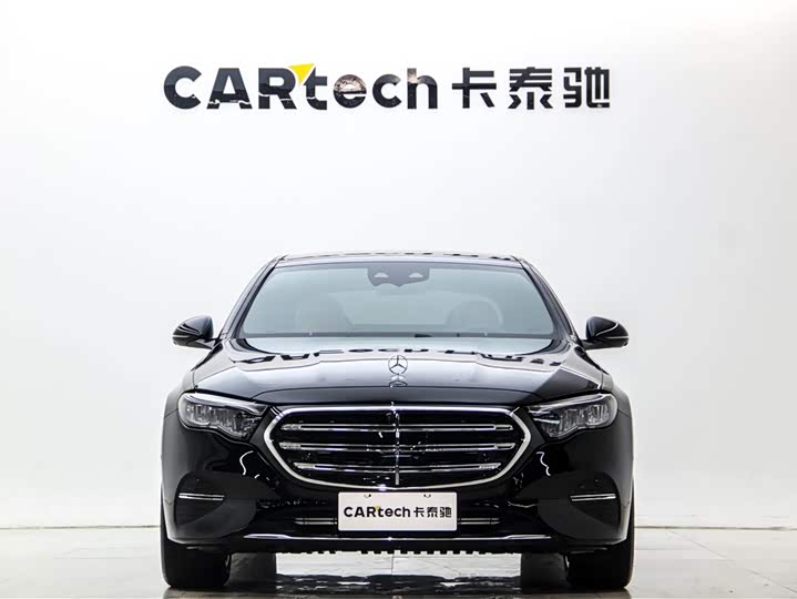 Фото 2 - Mercedes-Benz E-Class