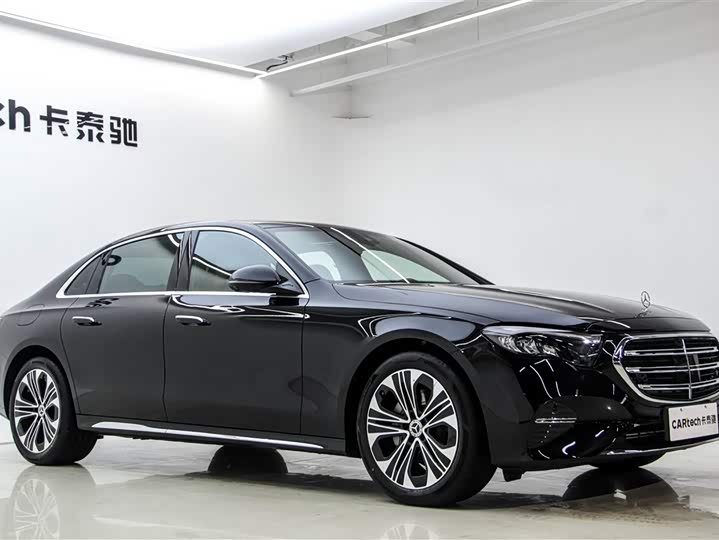 Фото 3 - Mercedes-Benz E-Class