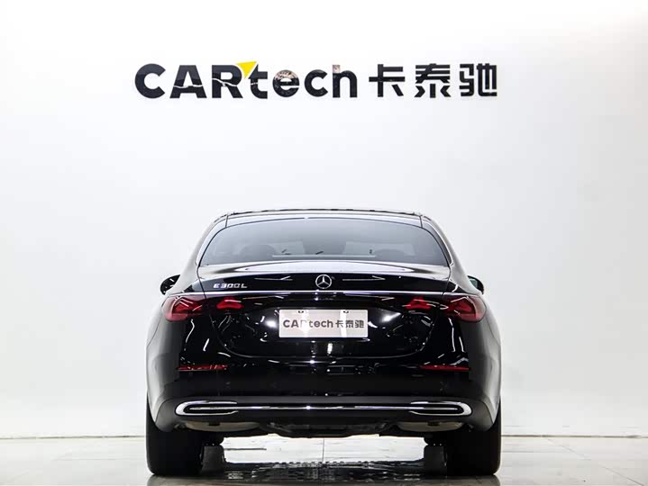 Фото 5 - Mercedes-Benz E-Class