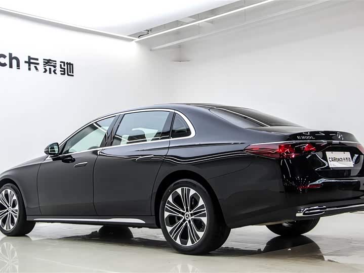 Фото 6 - Mercedes-Benz E-Class