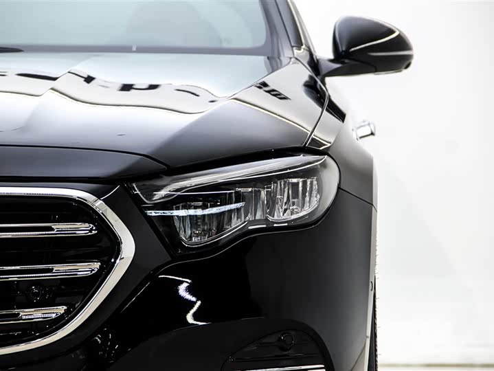 Фото 9 - Mercedes-Benz E-Class