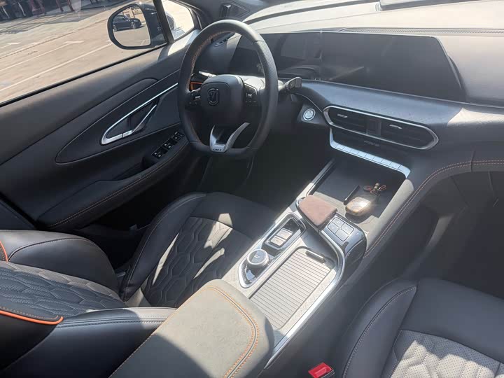 Photo 7 - Changan UNI-T