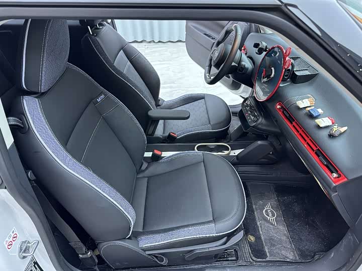 Photo 9 - Mini Cooper