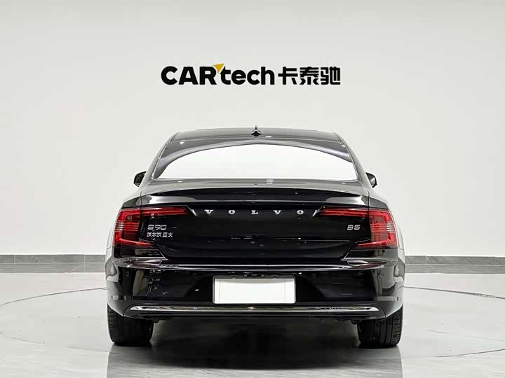 Фото 4 - Volvo S90