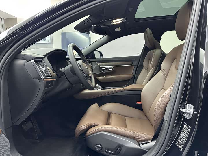 Фото 7 - Volvo S90