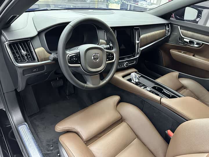 Фото 9 - Volvo S90