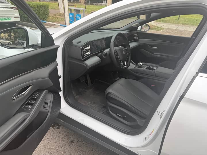 Фото 9 - BYD Qin L