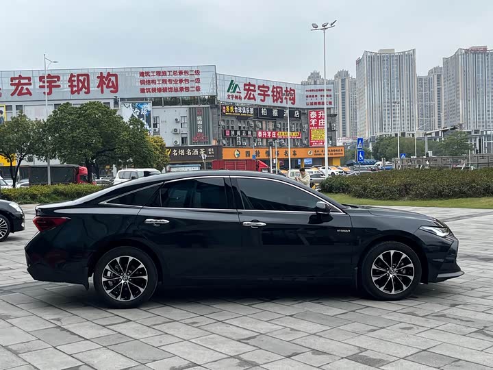 Photo 5 - Toyota Avalon