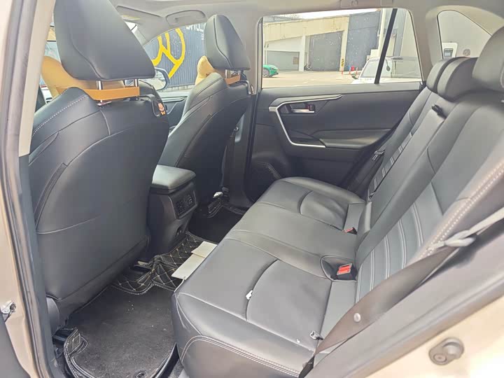 Photo 6 - Toyota Wildlander