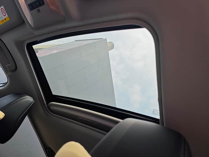 Photo 7 - Toyota Wildlander