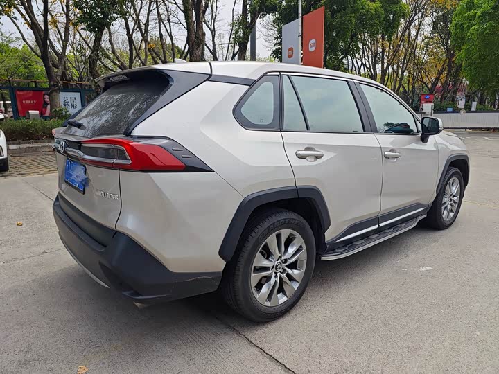 Photo 8 - Toyota Wildlander