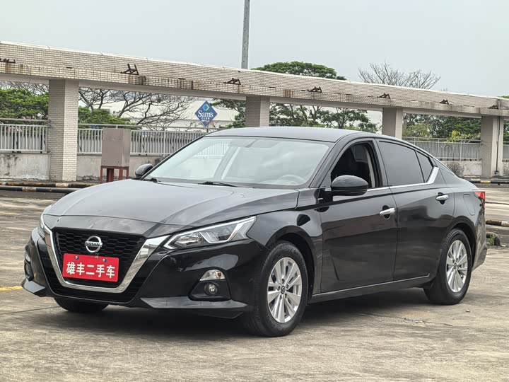 Фото 1 - Nissan Teana