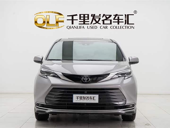 Фото 2 - Toyota Sienna