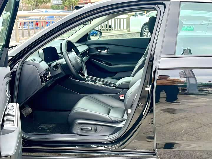 Фото 4 - Honda Inspire