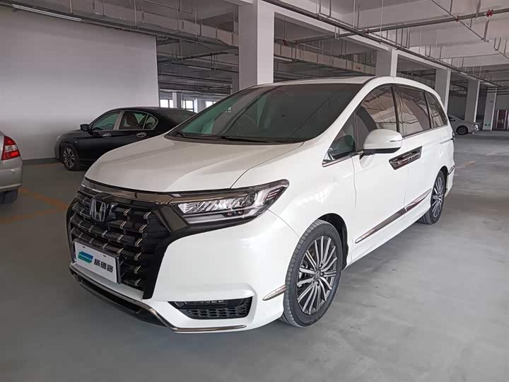 Фото 1 - Honda Elysion