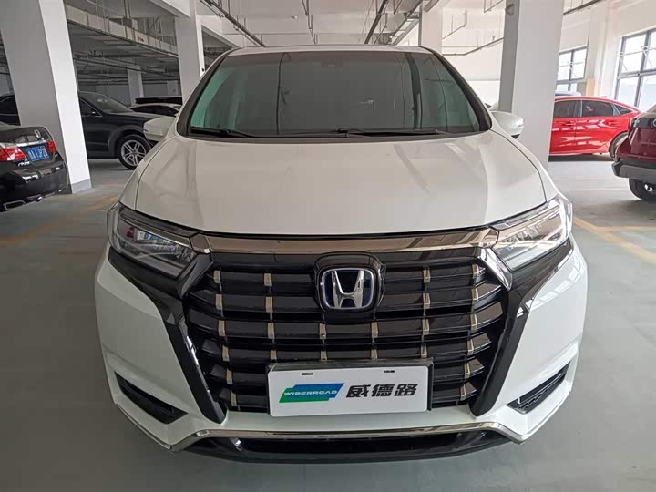 Фото 2 - Honda Elysion