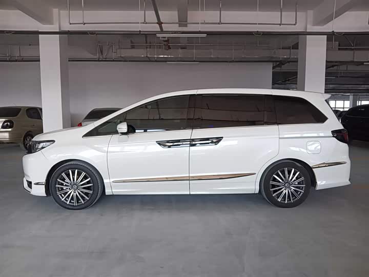 Фото 3 - Honda Elysion