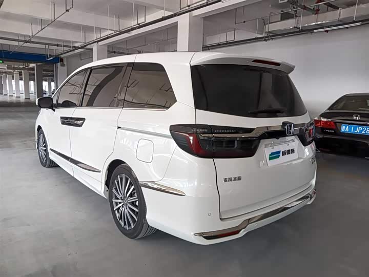 Фото 4 - Honda Elysion