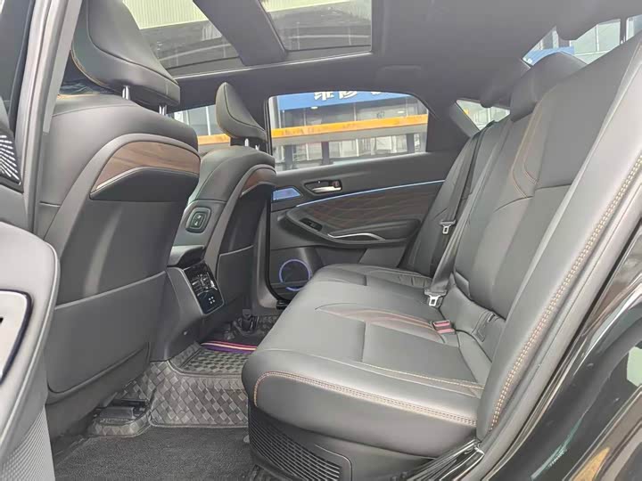 Photo 6 - Toyota Avalon