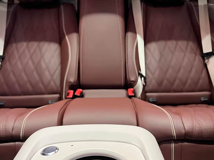 Photo 7 - Mercedes-Benz Maybach GLS