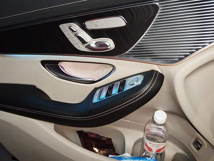 Фото 7 - Mercedes-Benz EQC