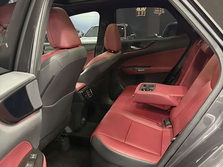 Фото 9 - Lexus NX