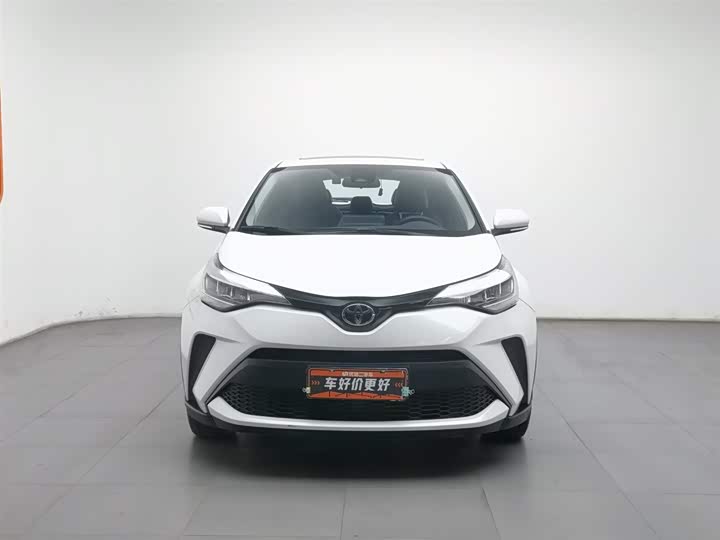 Фото 3 - Toyota C-HR