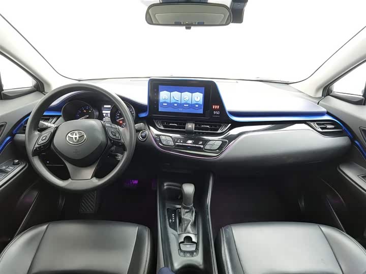 Фото 5 - Toyota C-HR