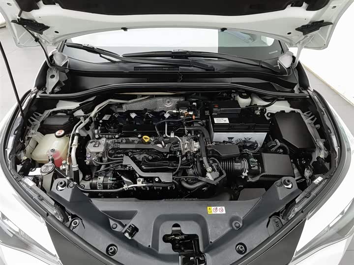 Фото 6 - Toyota C-HR