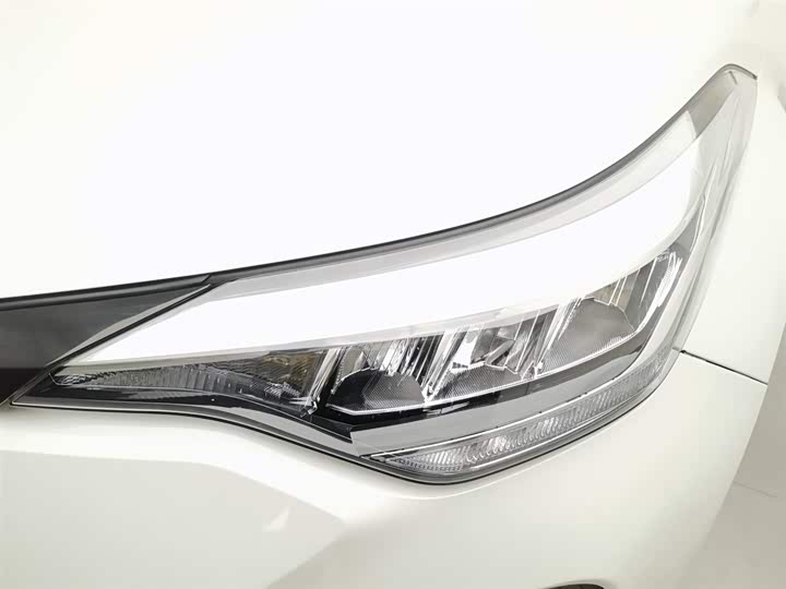 Фото 7 - Toyota C-HR