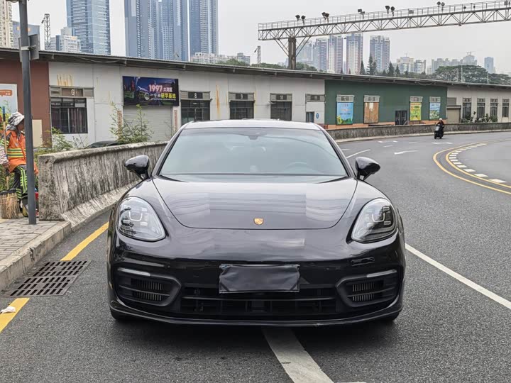 Фото 3 - Porsche Panamera