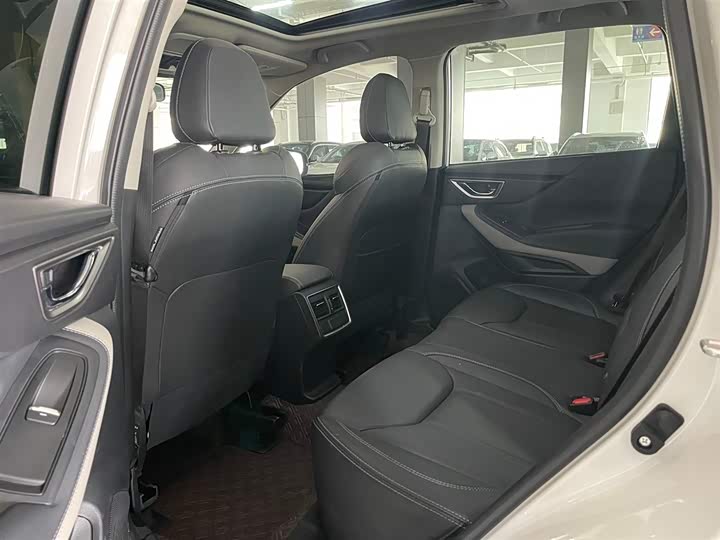 Photo 8 - Subaru Forester