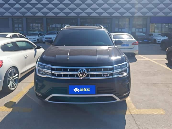 Photo 2 - Volkswagen Teramont Pro