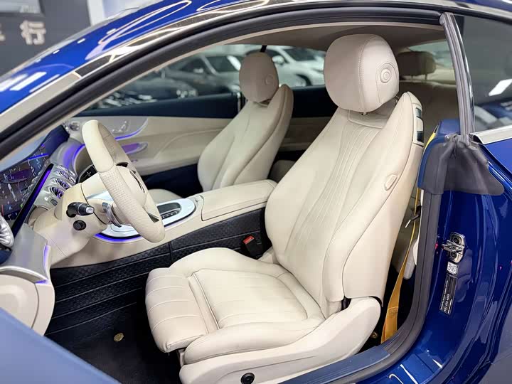 Фото 8 - Mercedes-Benz E-Class