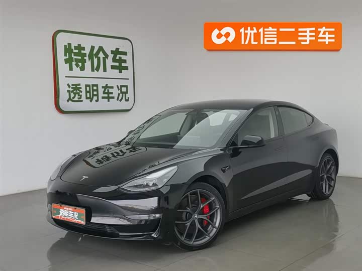 Фото 1 - Tesla Model 3