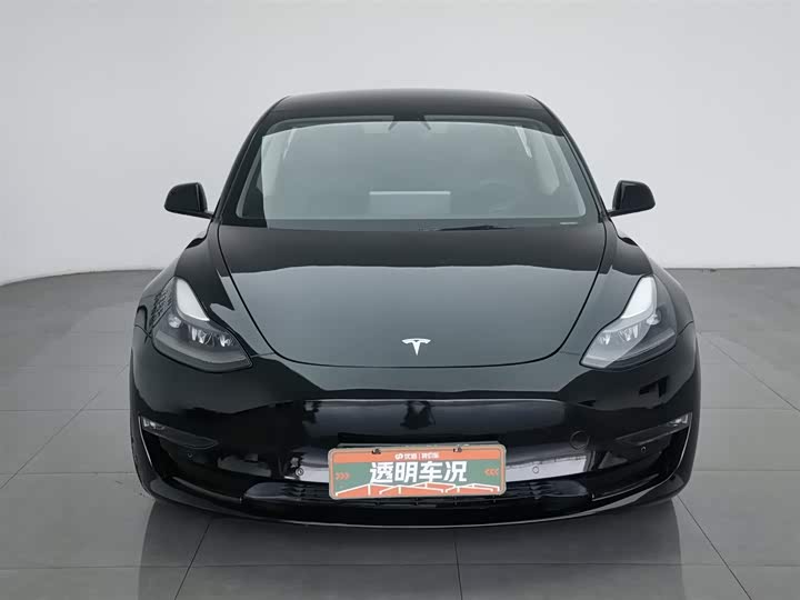 Фото 3 - Tesla Model 3