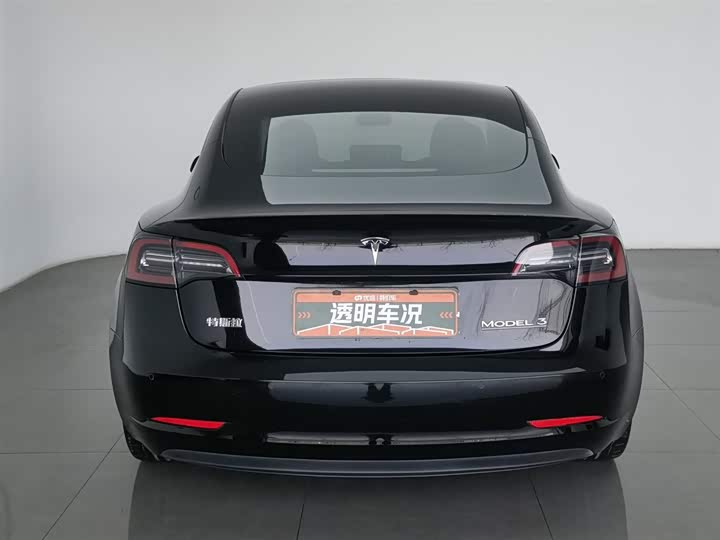 Фото 4 - Tesla Model 3